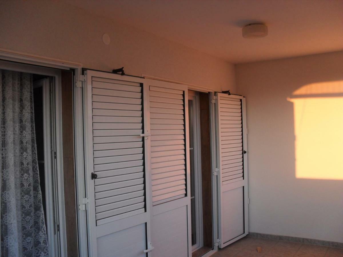 Apartment Zdenka ポヴリャナ エクステリア 写真