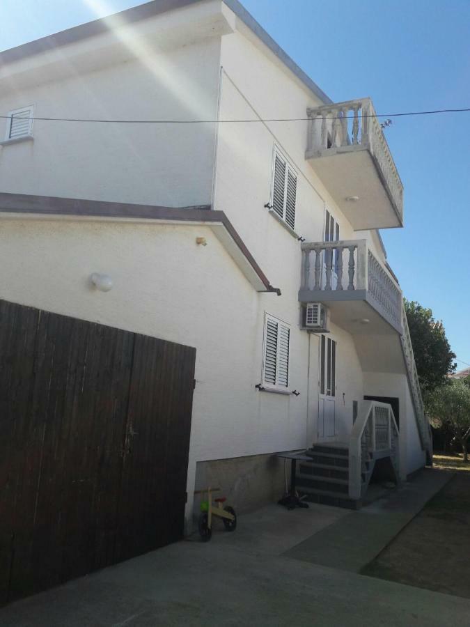 Apartment Zdenka ポヴリャナ エクステリア 写真